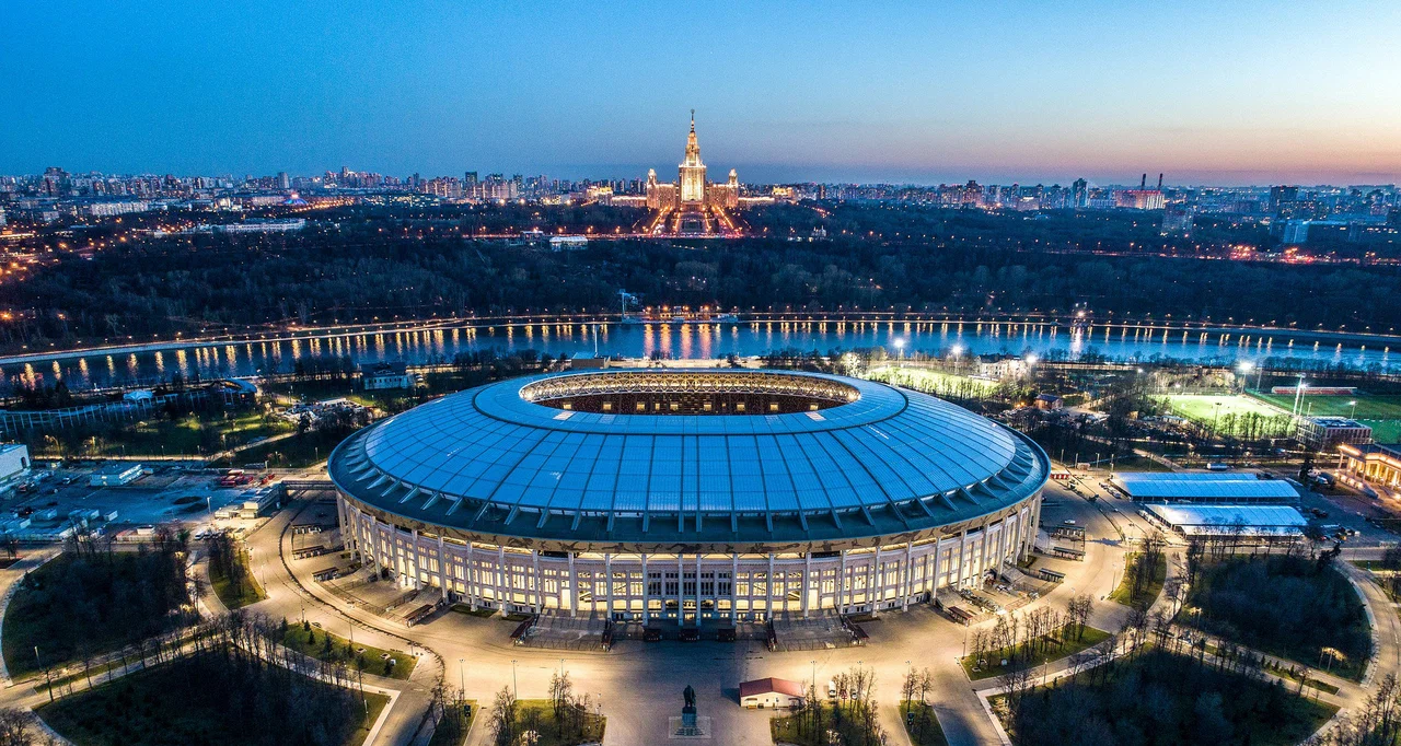 Футбольная дневная программа — Лужники